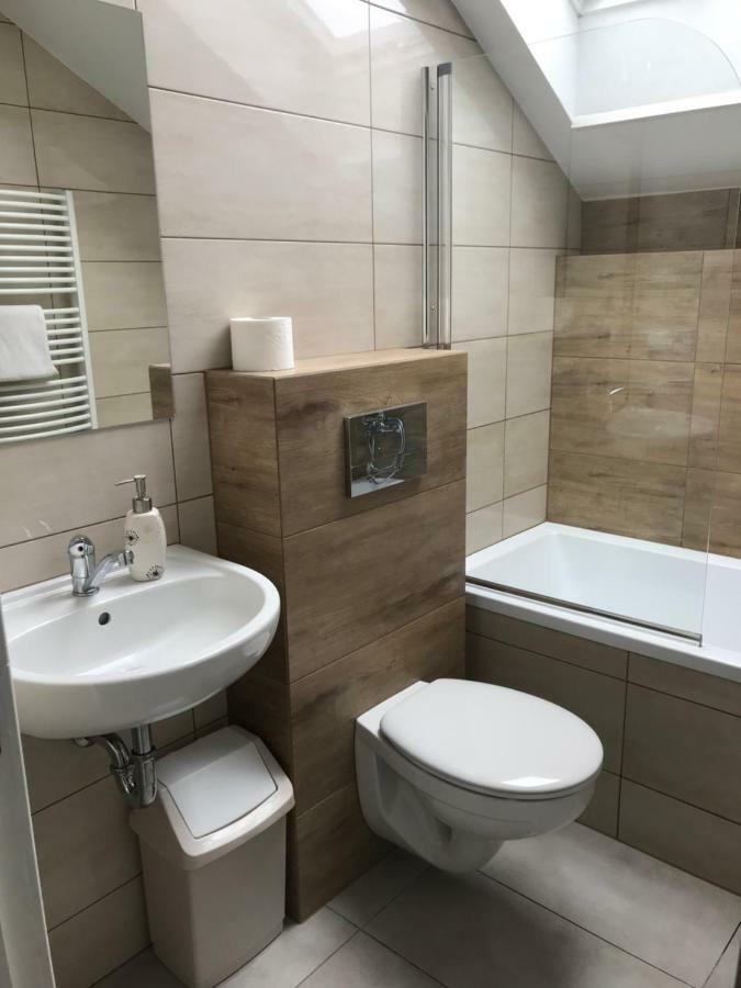 10tka Juliana Homestay Leba